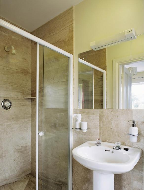 Greenlawn Lodge Лисдунварна Номер фото